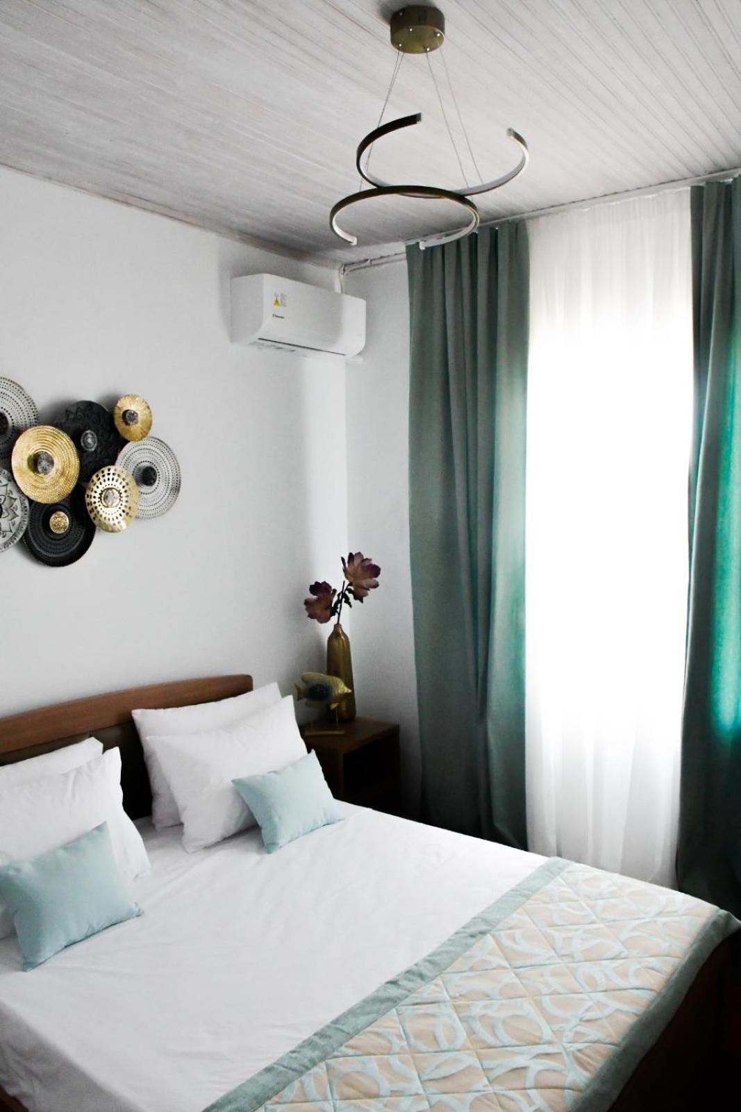 Aqua Mare Luxury Apartments Amfilochia Bagian luar foto